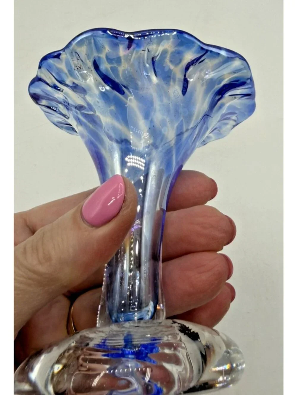 Unbranded art glass